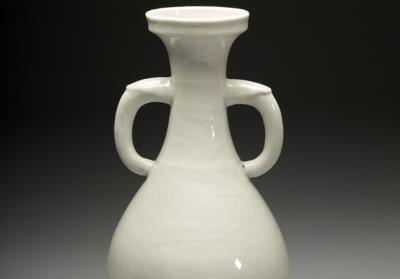 图片[2]-Vase with paired handles in sweet-white glaze, Ming dynasty, Yongle reign (1403-1424)-China Archive